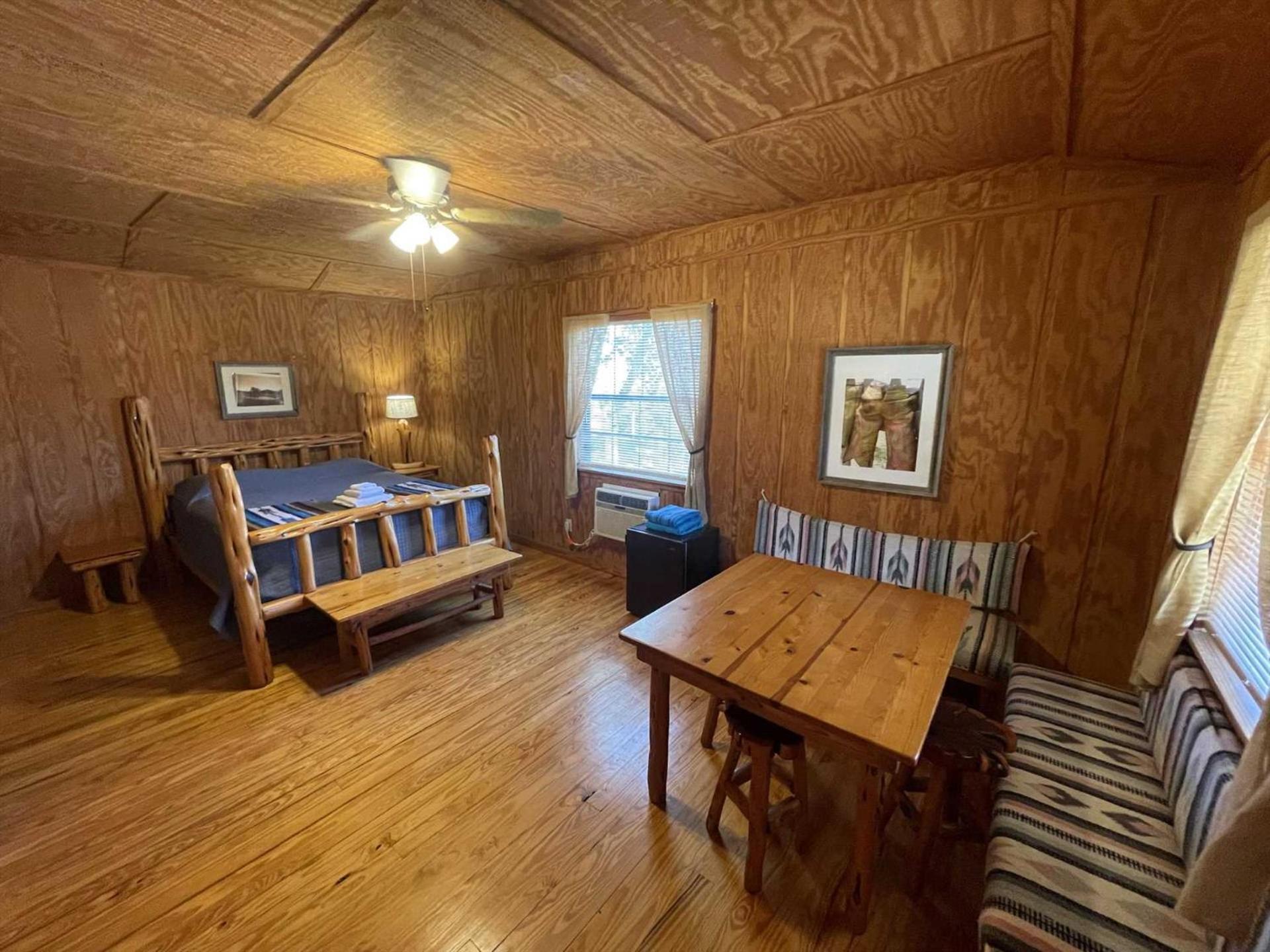 West 1077 Guest Ranch - Retreat Bed & Breakfast Tarpley Exterior photo